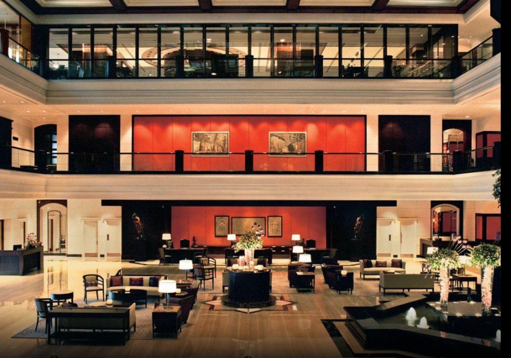 Hotel Taj Lands End Bombay Exterior foto The lobby of the Mandarin Oriental, Munich