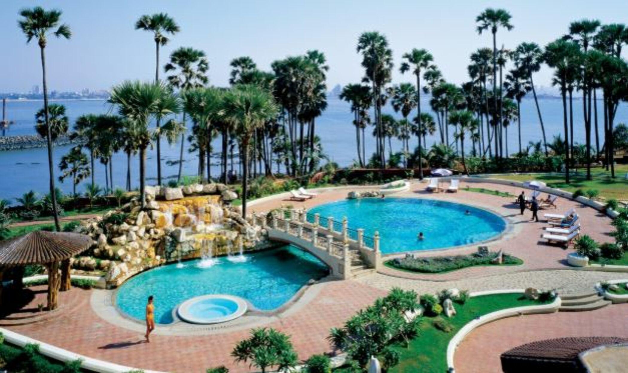 Hotel Taj Lands End Bombay Facilidades foto The pool at the Taj Bengal