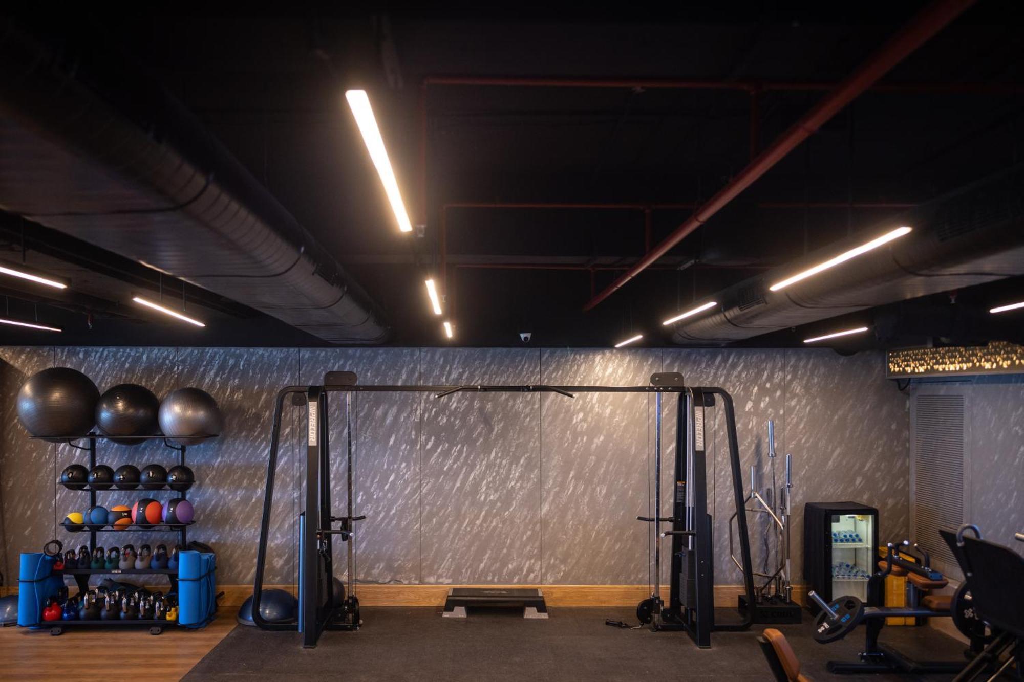 Hotel Taj Lands End Bombay Exterior foto A gym in India