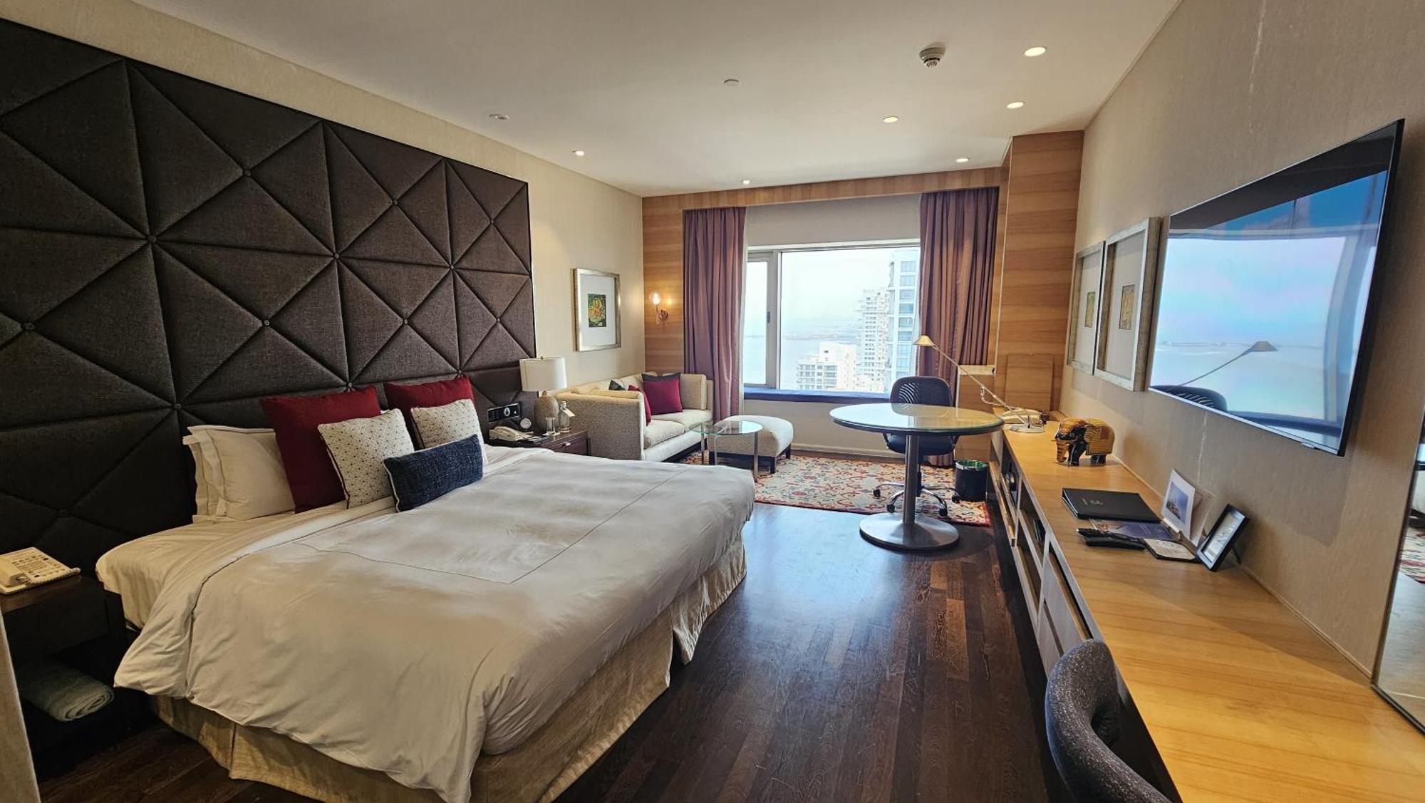 Hotel Taj Lands End Bombay Exterior foto A room at the hotel