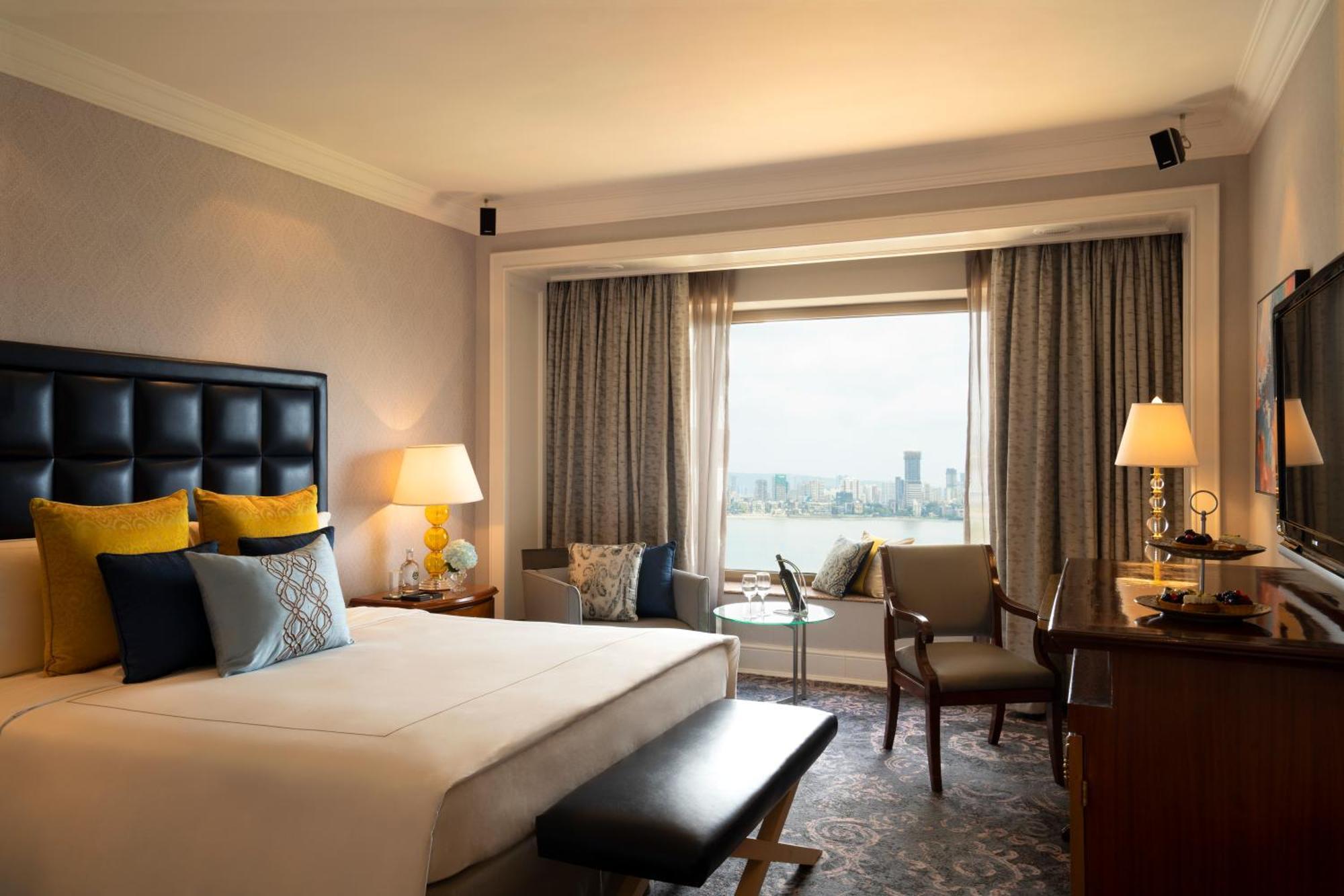 Hotel Taj Lands End Bombay Exterior foto A room at the Taj Mahal Palace