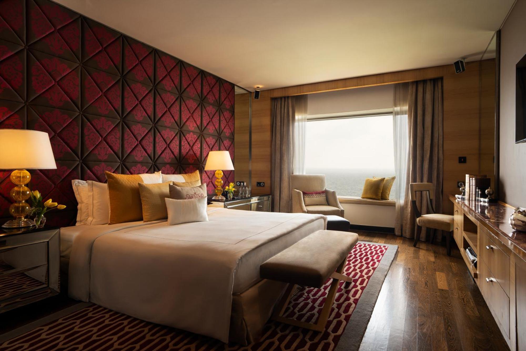 Hotel Taj Lands End Bombay Exterior foto A bedroom at The Oberoi Mumbai