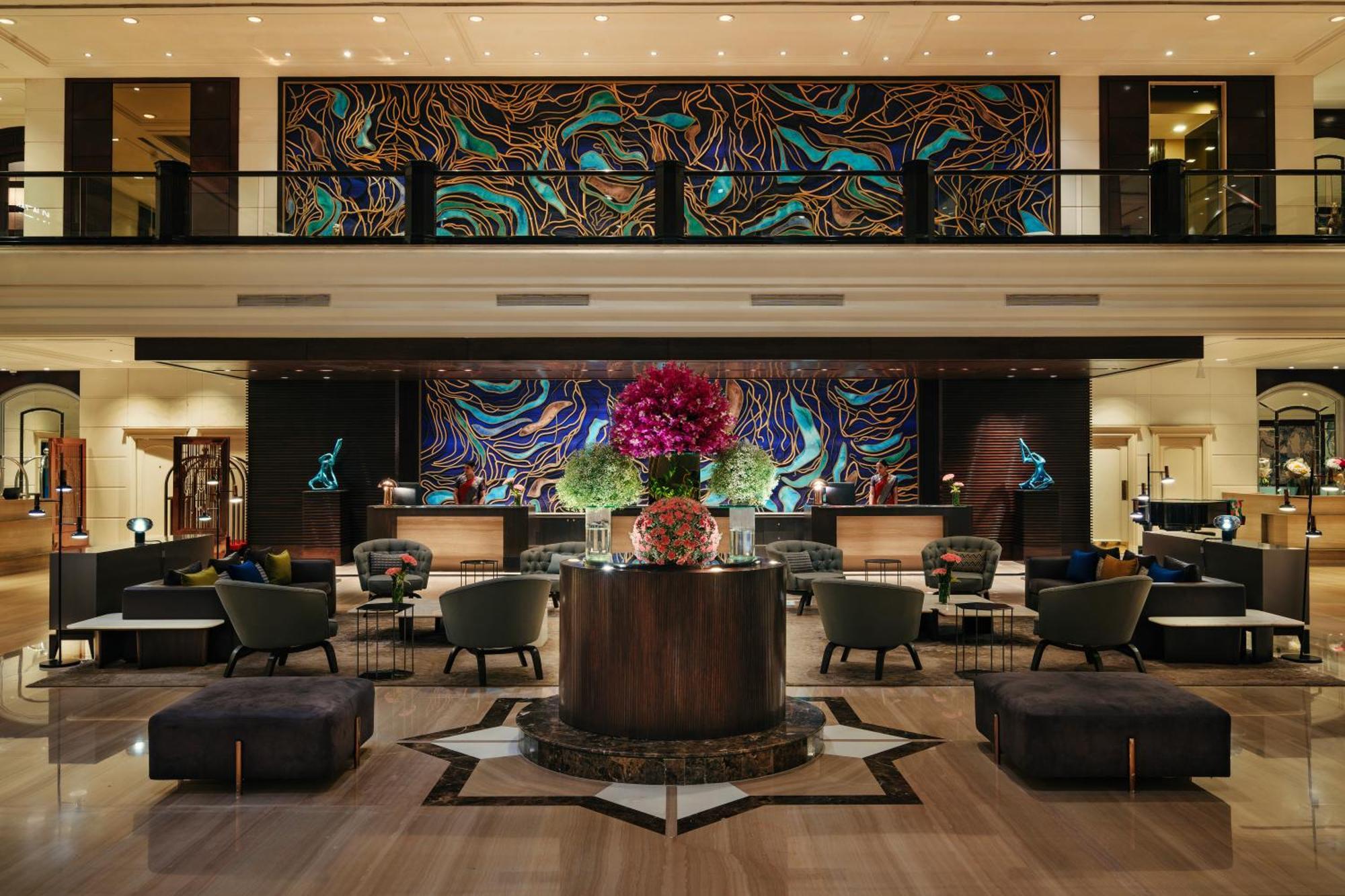 Hotel Taj Lands End Bombay Exterior foto The lobby of the hotel